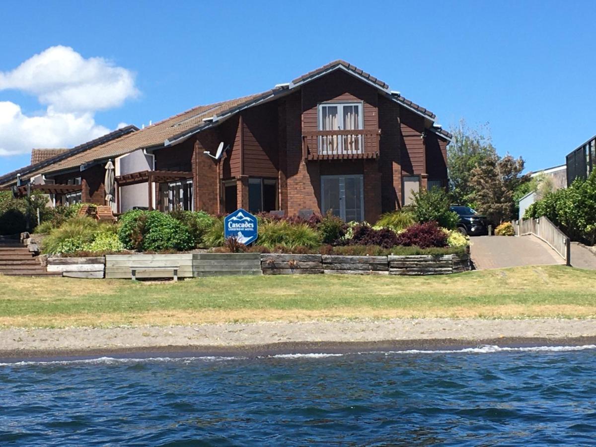 Cascades Lakefront Motel Taupo Eksteriør bilde The house at 10000 Lake Washington Boulevard East, where the band recorded the album