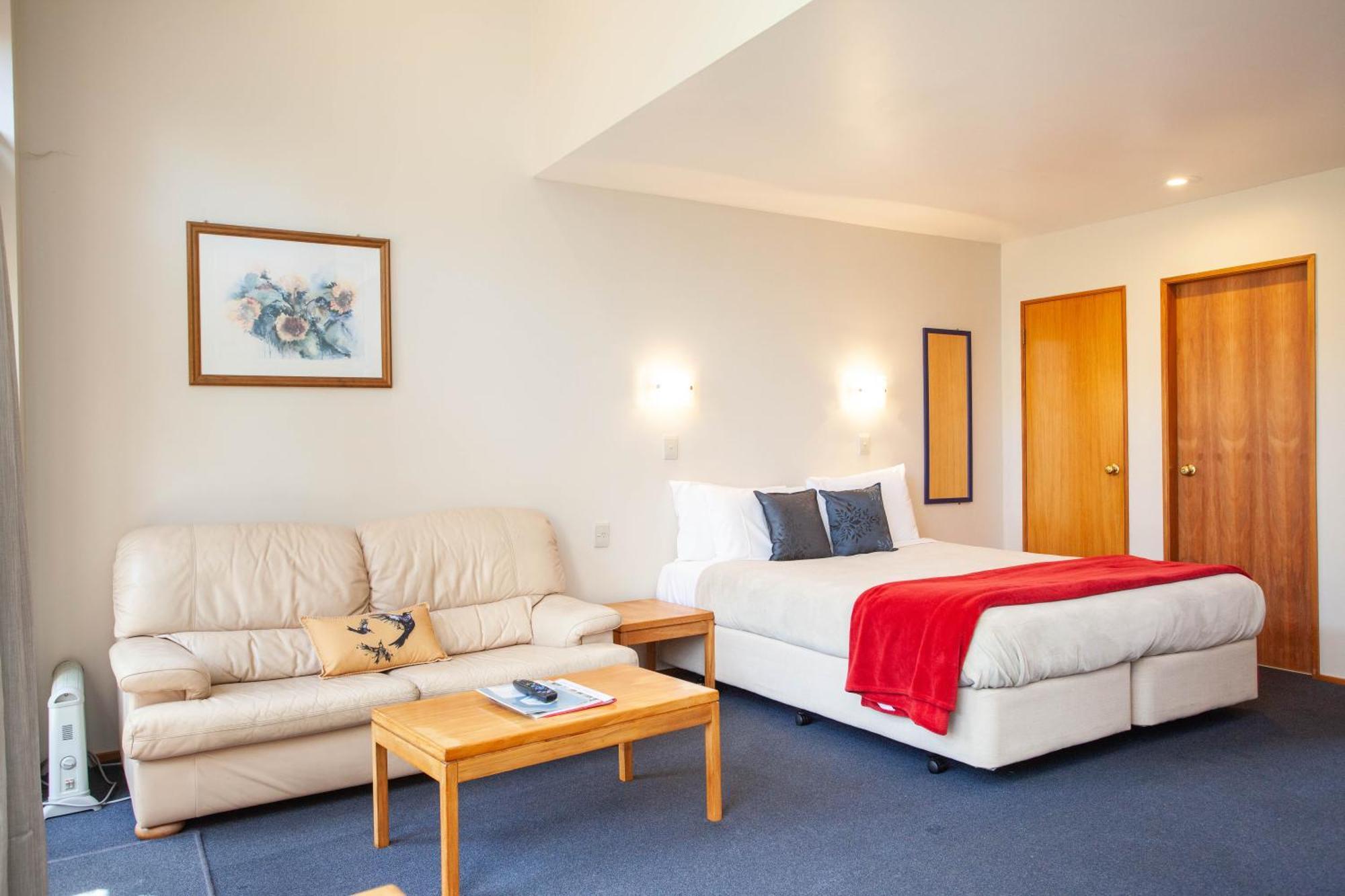 Cascades Lakefront Motel Taupo Rom bilde A typical hotel room