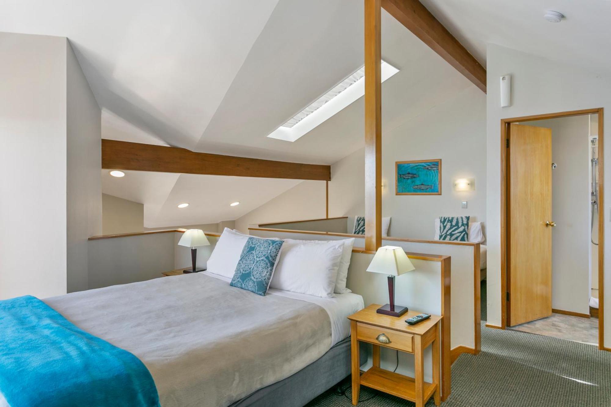 Cascades Lakefront Motel Taupo Eksteriør bilde A bedroom at the hotel